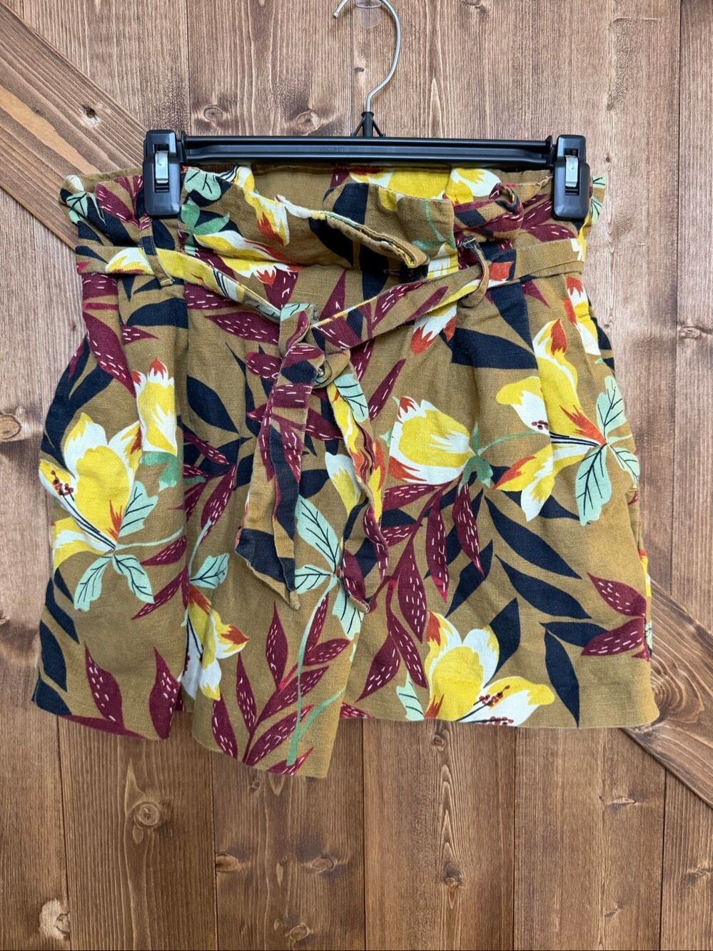 Zara Basic Women’s Small Floral Paperbag High Rise Shorts Belted Brown Yellow(93